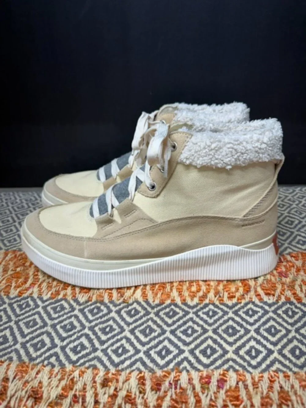 Sorel Out 'N About Waterproof Sneakers Woman's Size 11